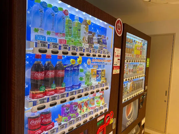ネスタリゾートのホテル ザ・パヴォーネの2階にある自動販売機
