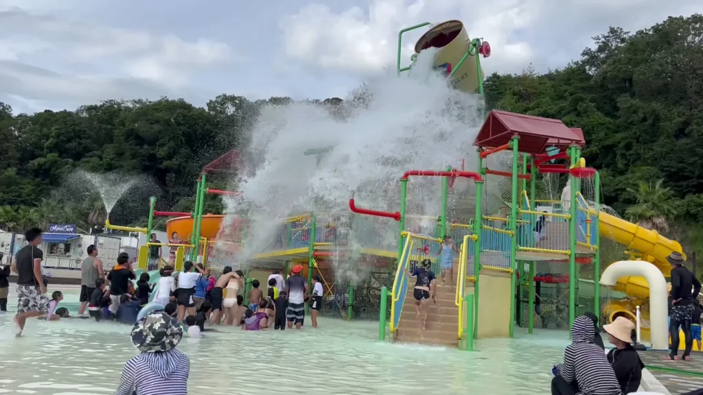 ネスタリゾートのプール<水の楽園>にある水の要塞